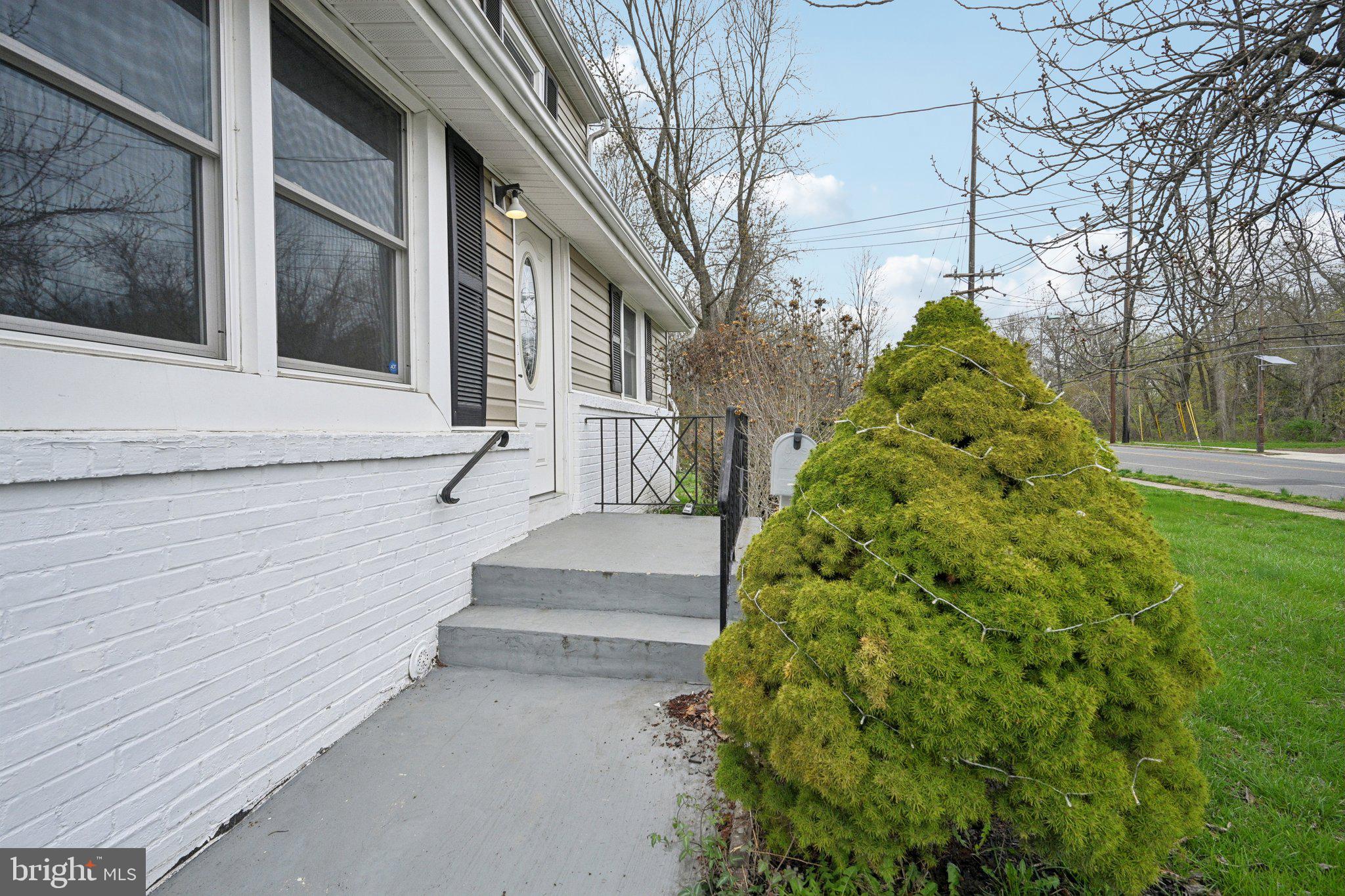 PINE KNOLL - Residential Lease