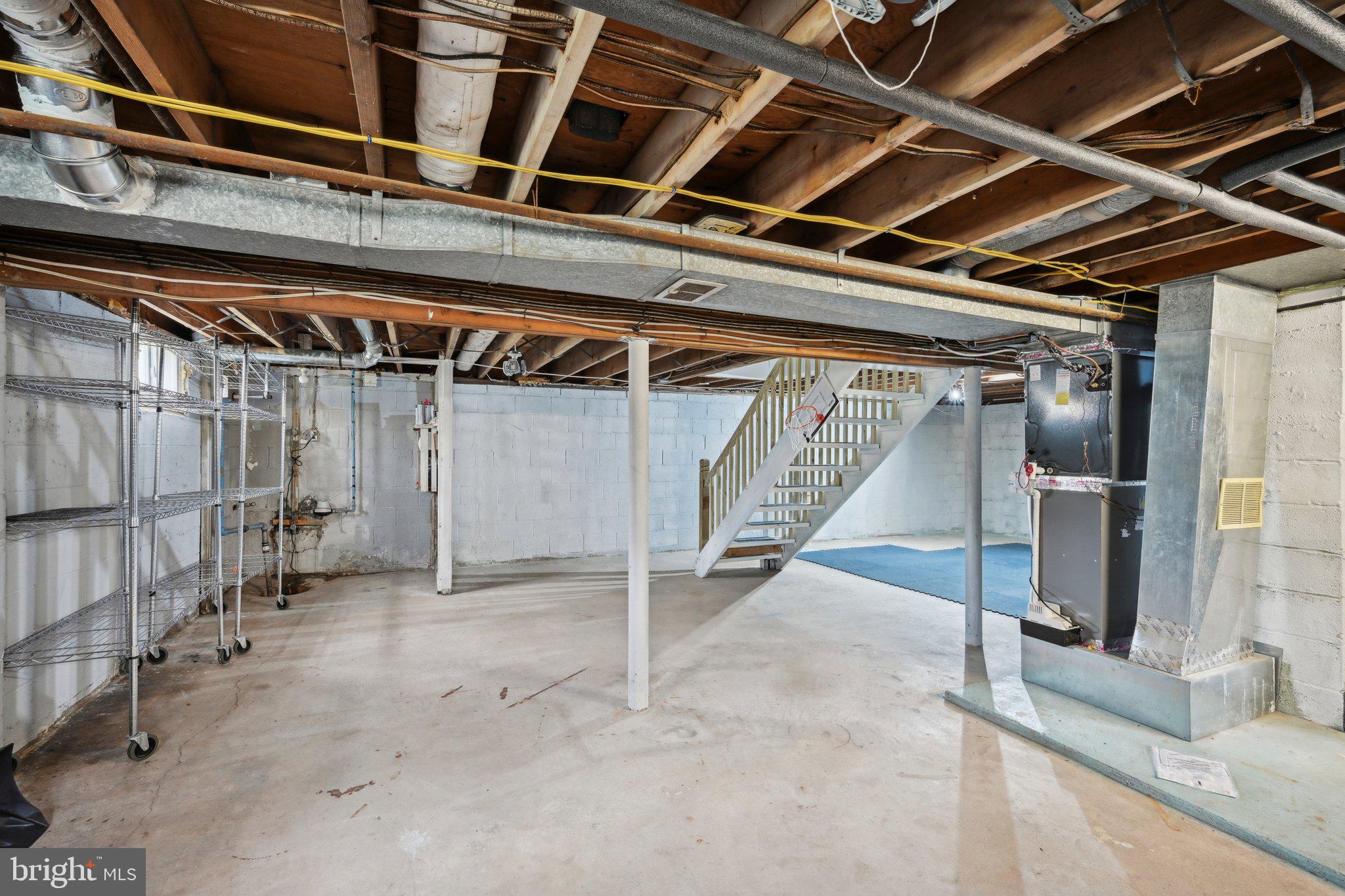 PINE KNOLL - Residential Lease