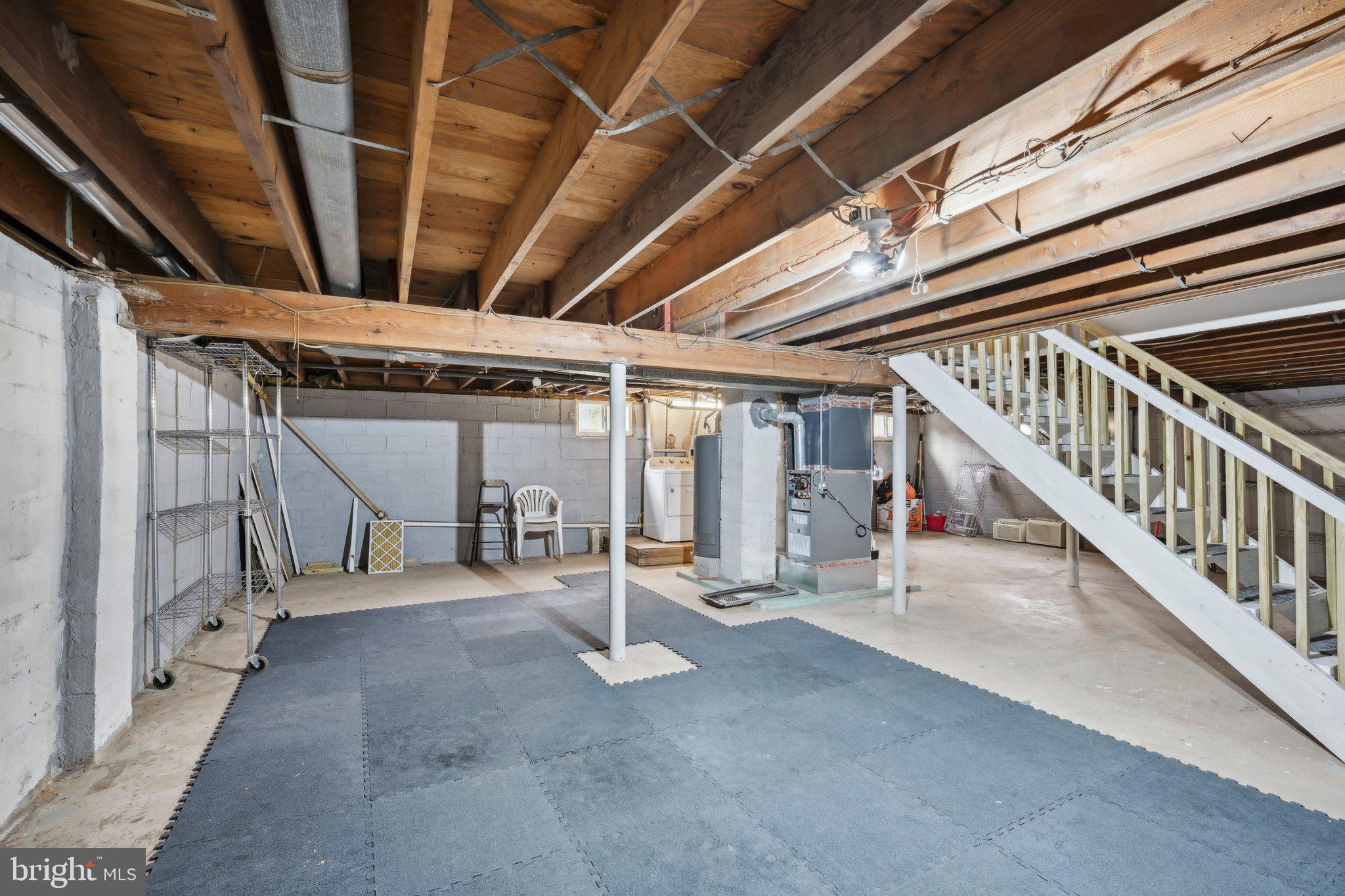 PINE KNOLL - Residential Lease