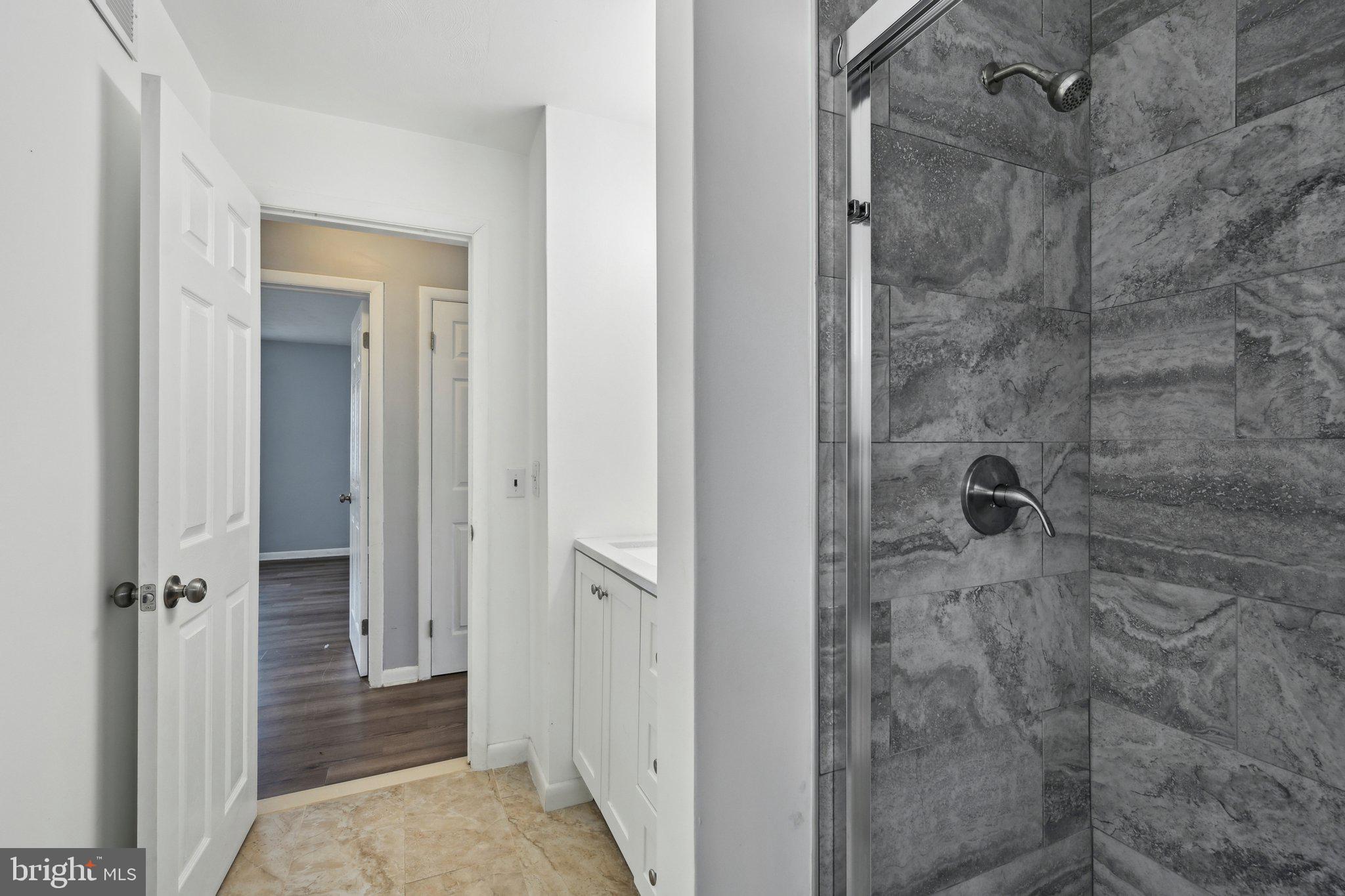 PINE KNOLL - Residential Lease