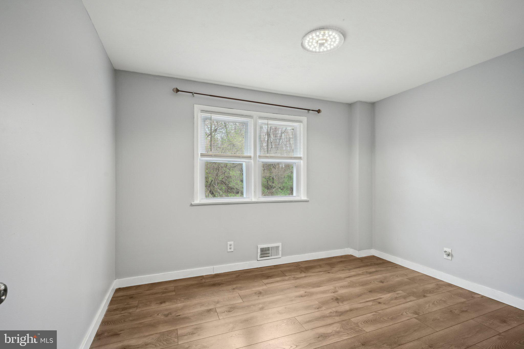 PINE KNOLL - Residential Lease