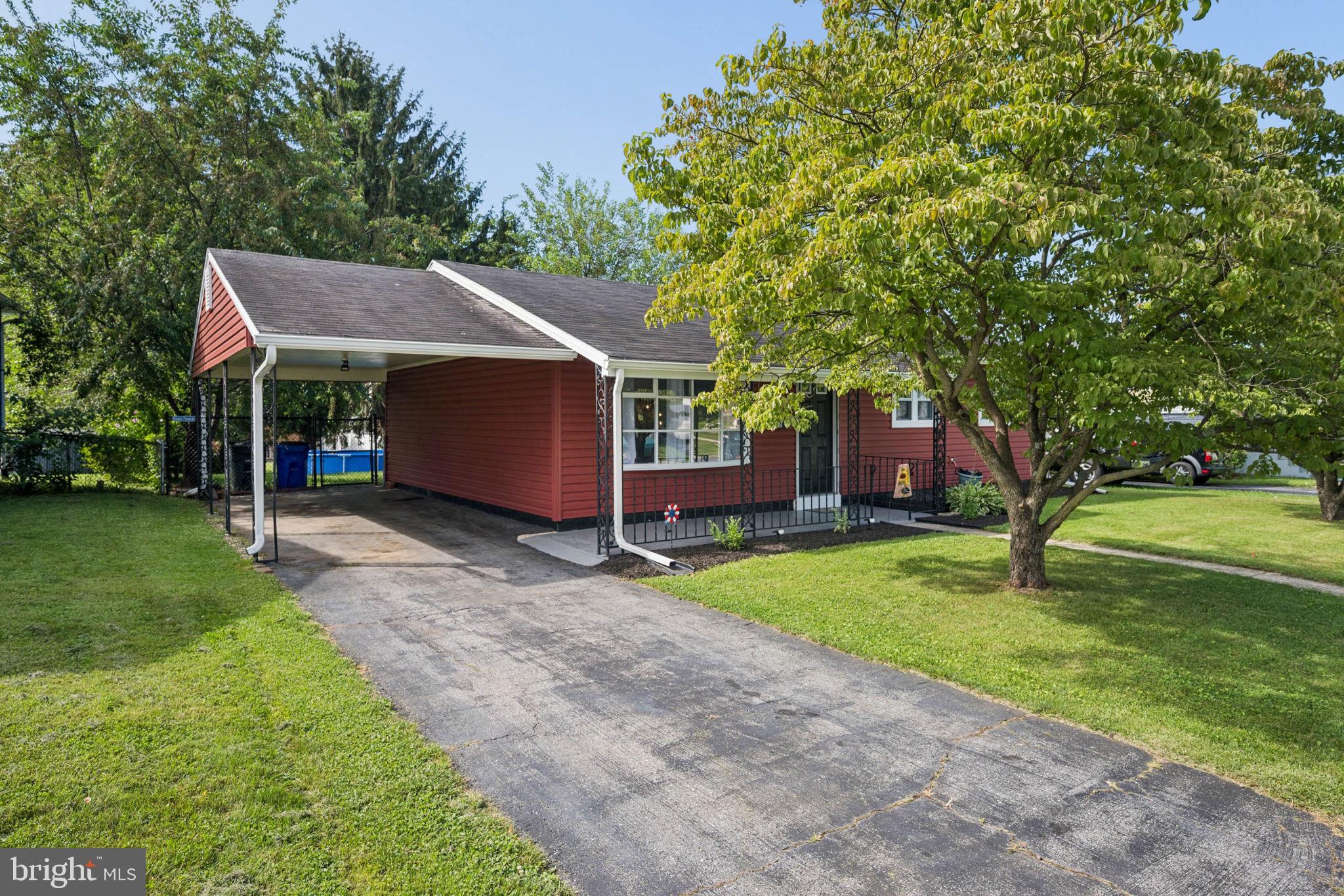 902 YOUNG PLACE