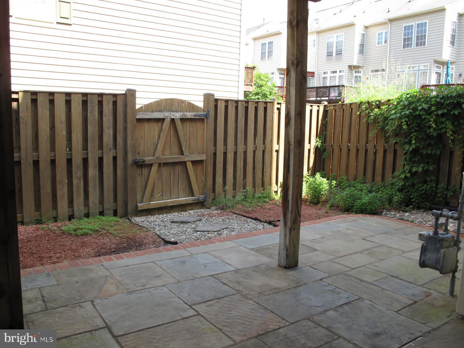 KINGSVIEW VILLAGE - Residential Lease