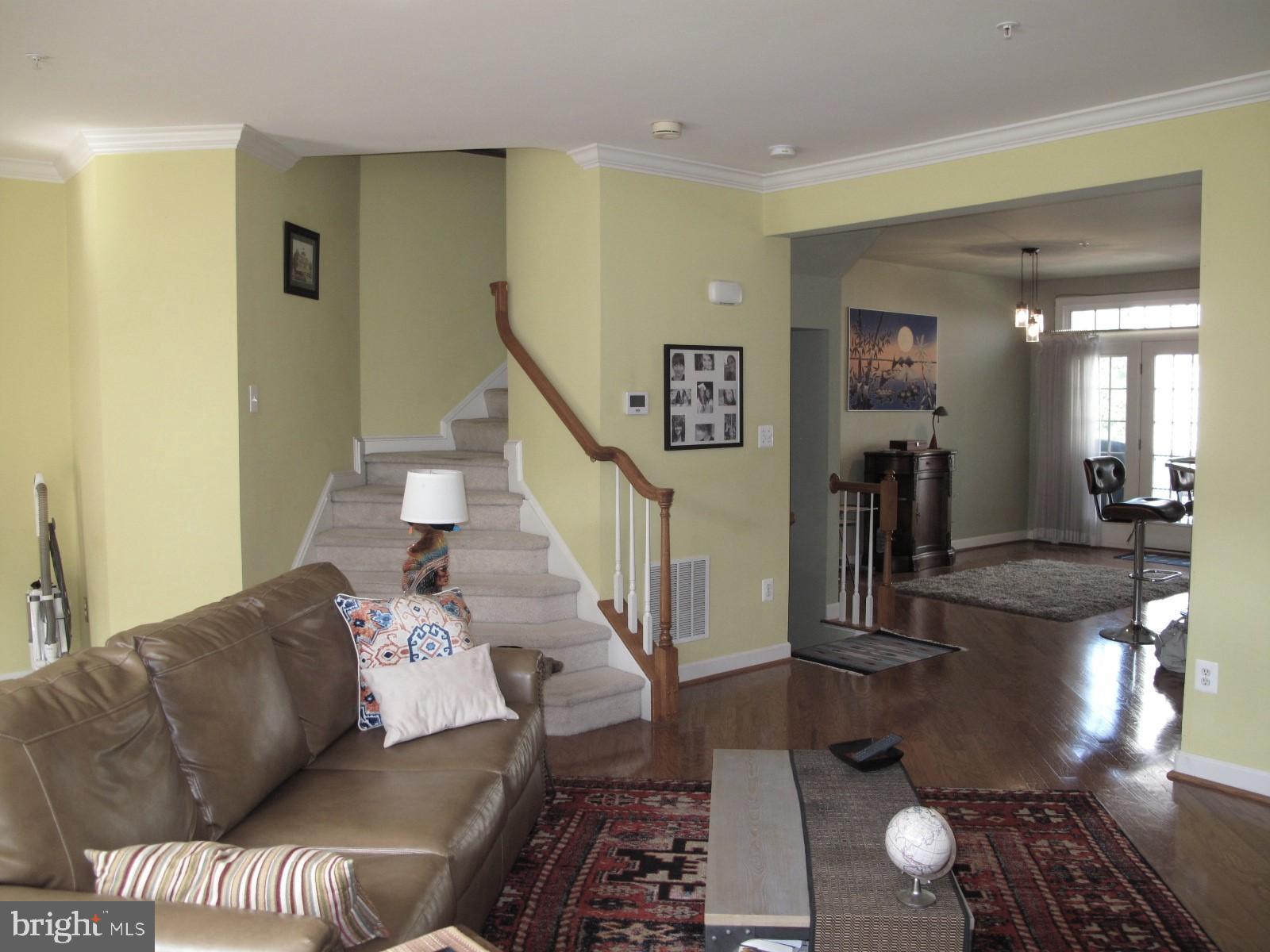 KINGSVIEW VILLAGE - Residential Lease