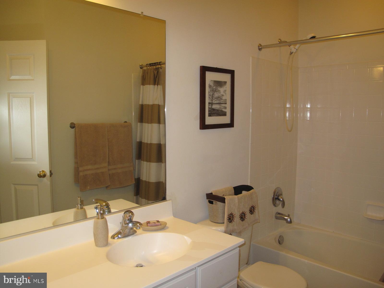 KINGSVIEW VILLAGE - Residential Lease