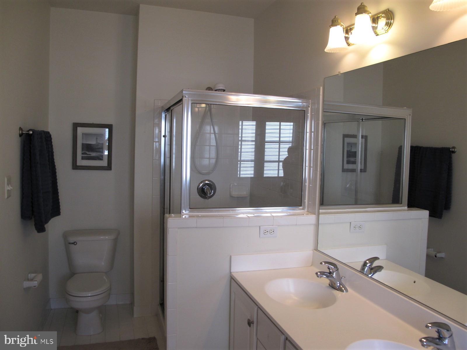 KINGSVIEW VILLAGE - Residential Lease