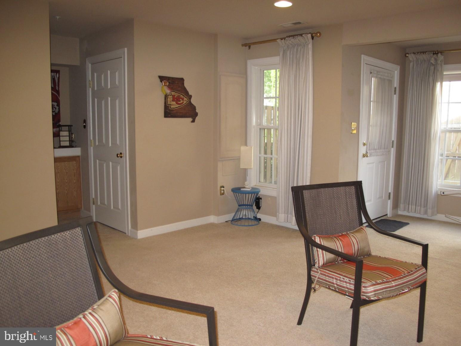 KINGSVIEW VILLAGE - Residential Lease