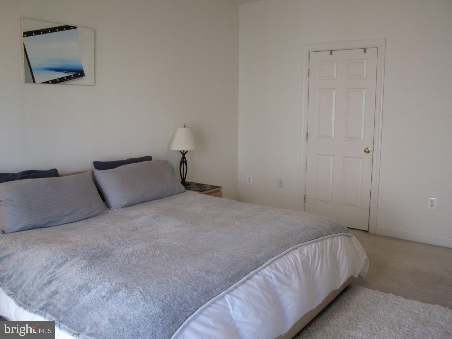 KINGSVIEW VILLAGE - Residential Lease