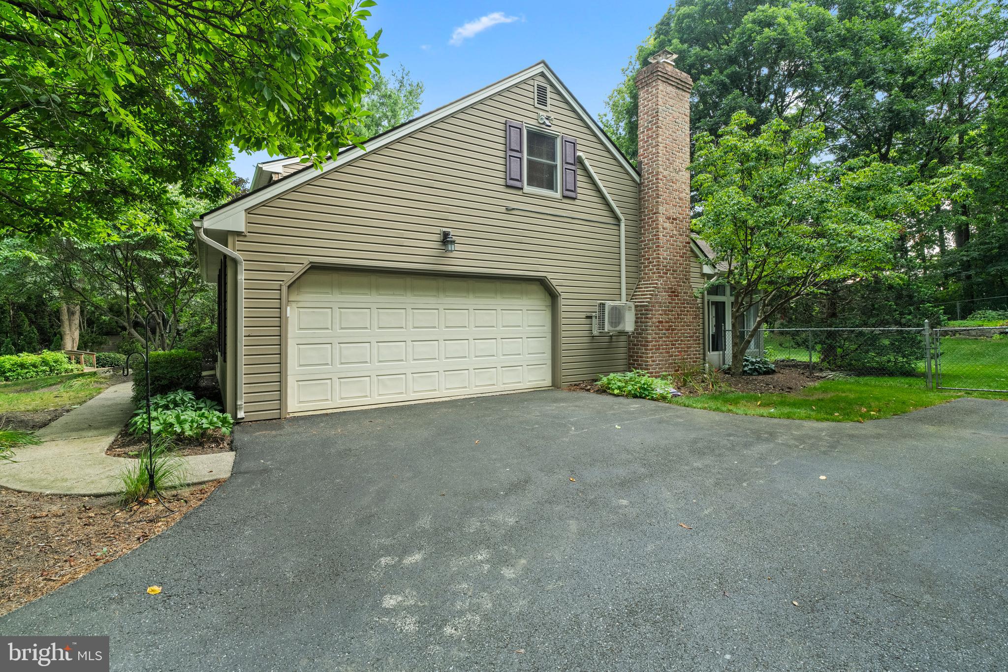 6128 CAMEO DRIVE