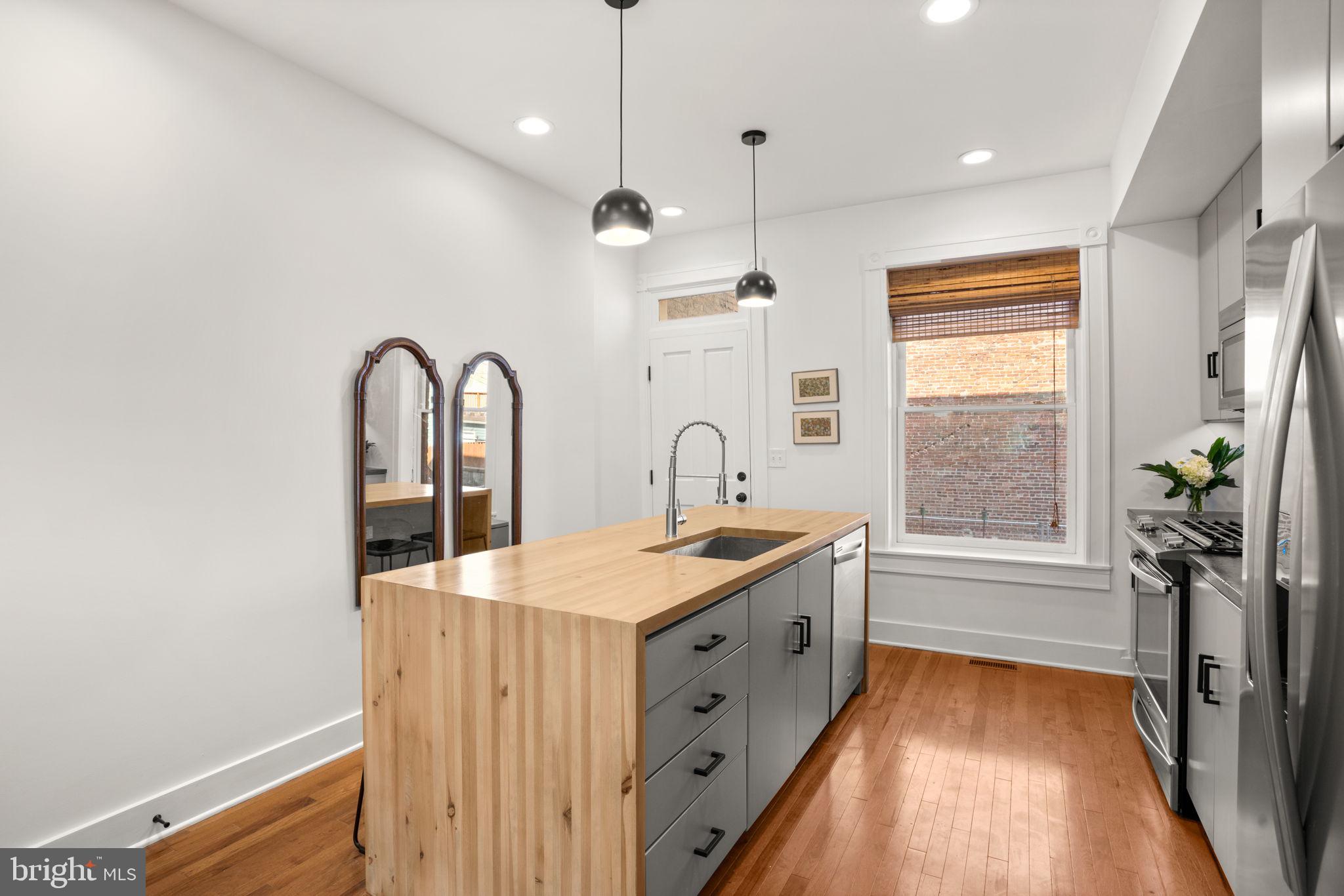 STATION EAST - Residential