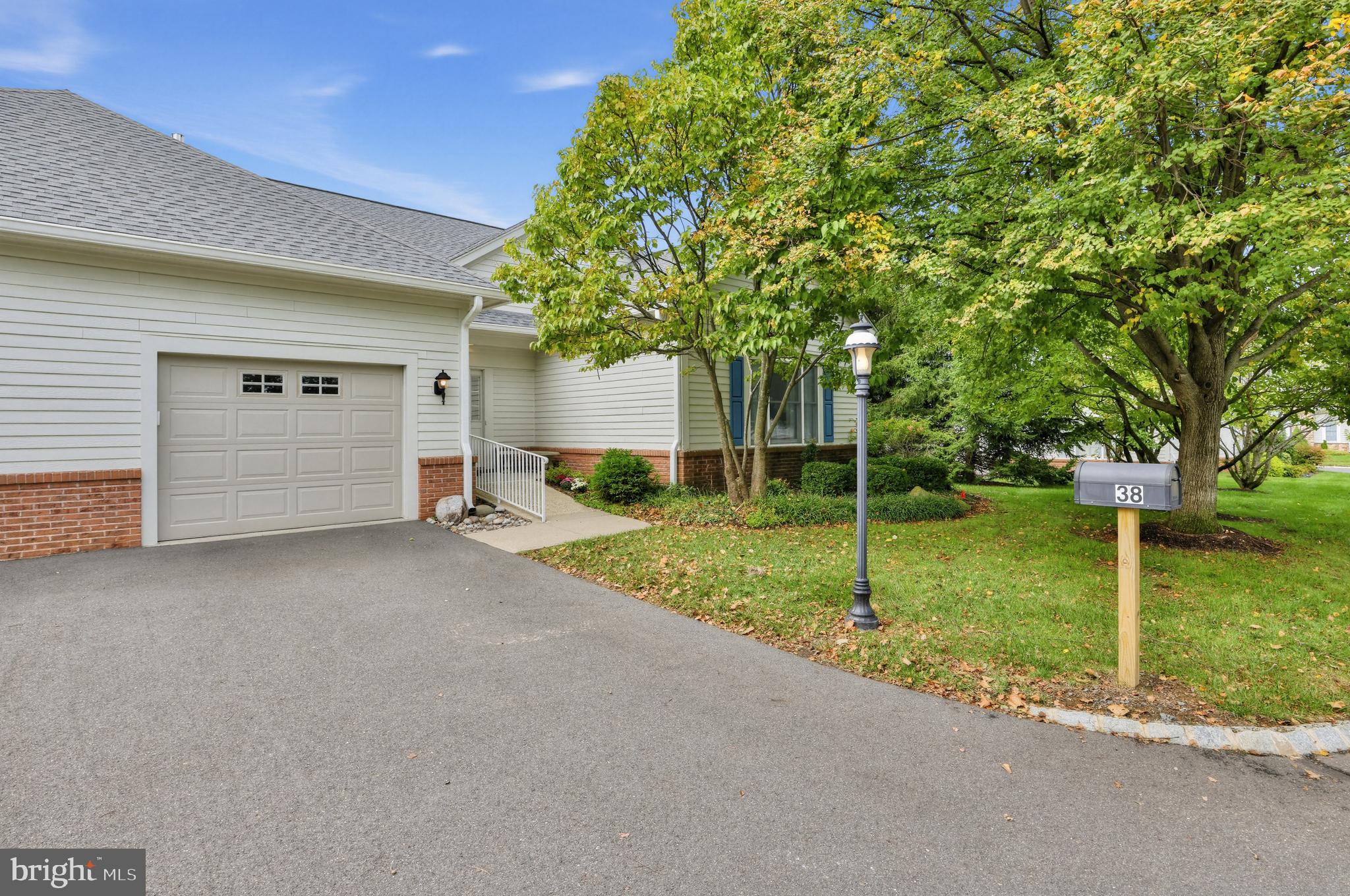 38 HEDGE ROW ROAD