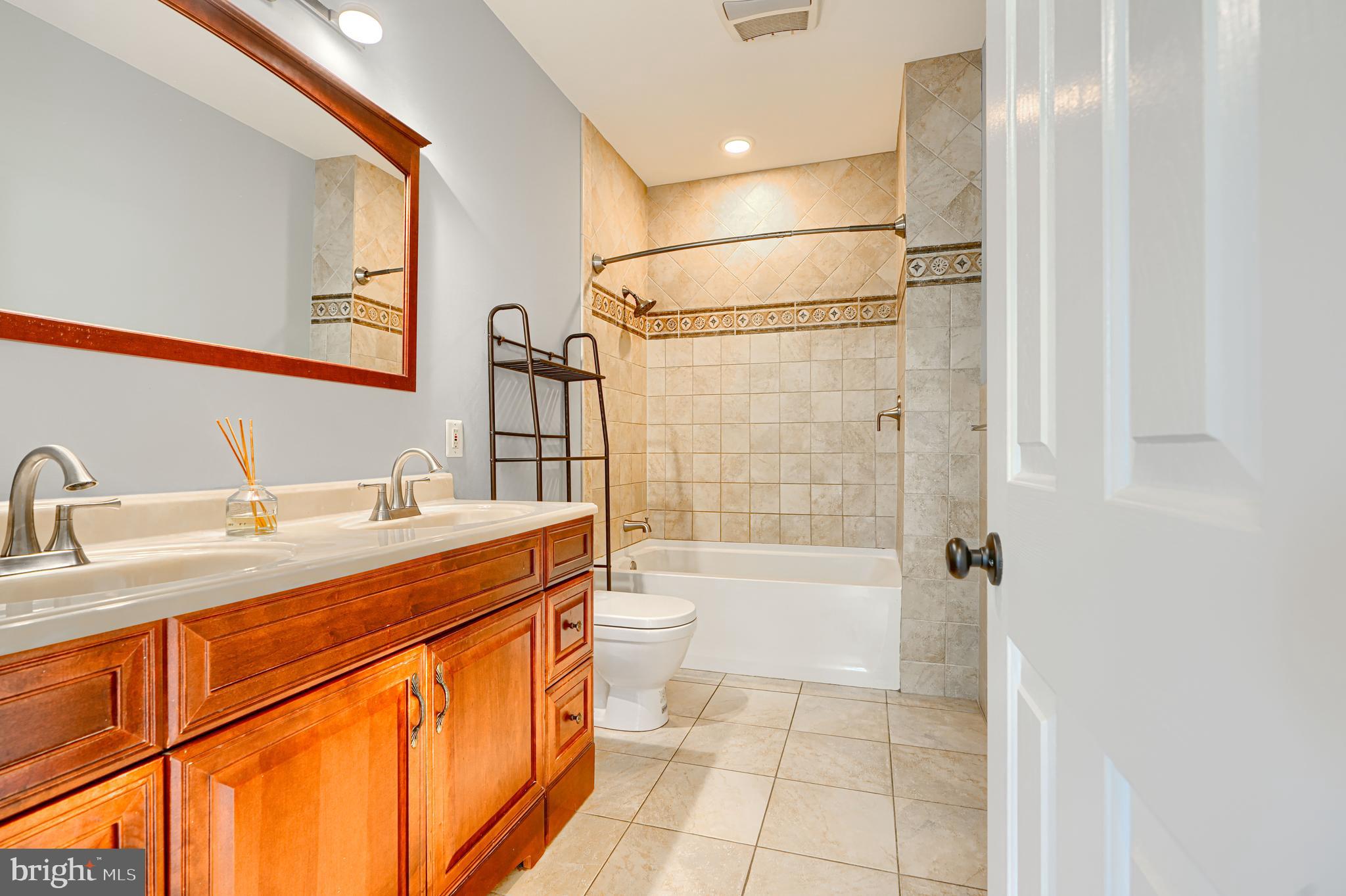 HAMPDEN HISTORIC DISTRICT - Residential