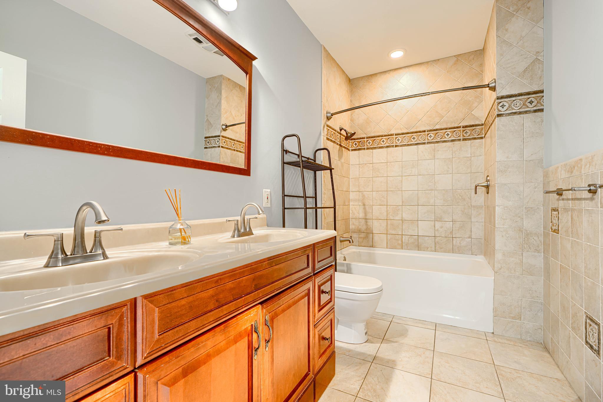 HAMPDEN HISTORIC DISTRICT - Residential