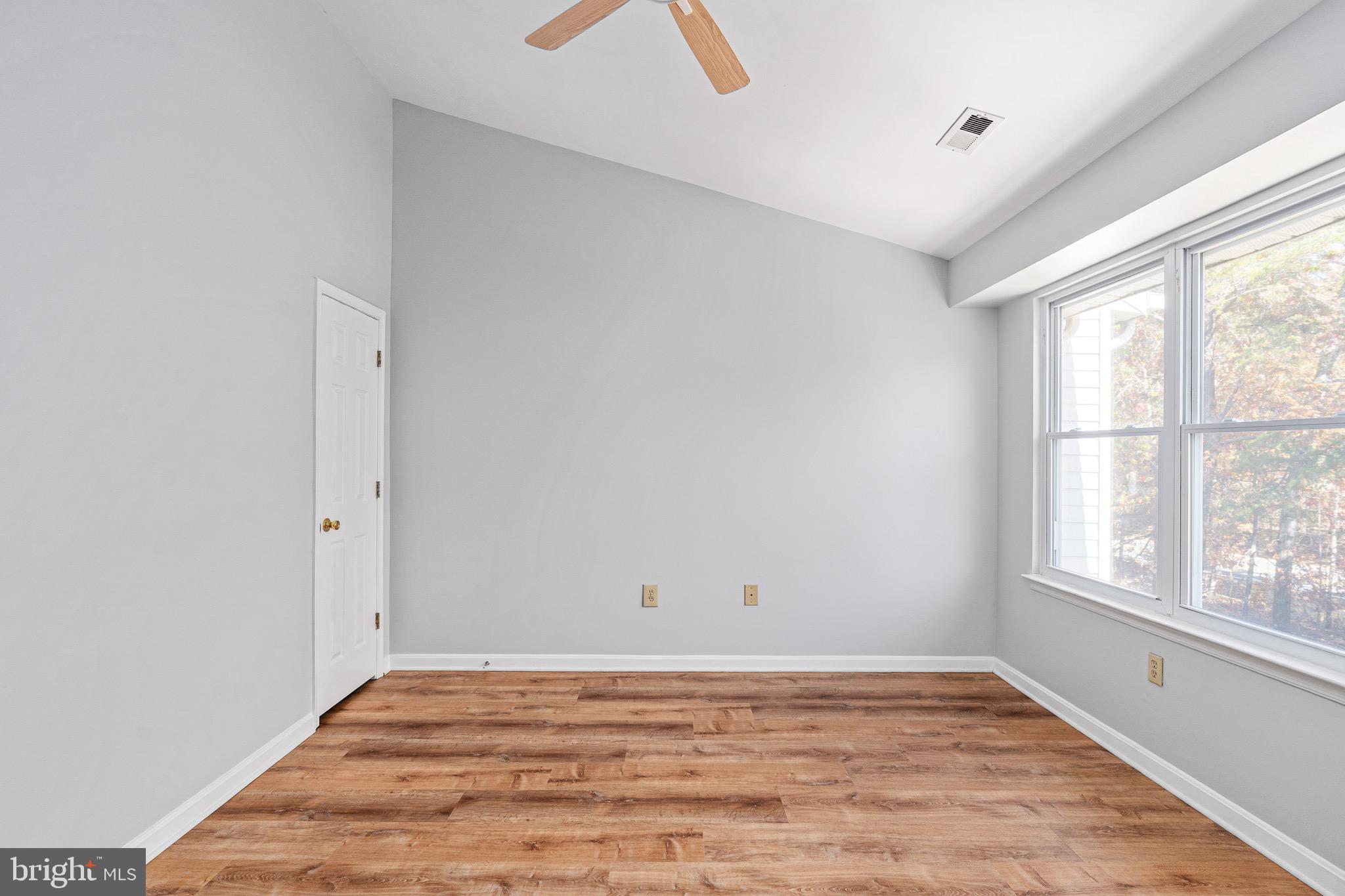 KINGS CREST AT SALEM STATION - Residential