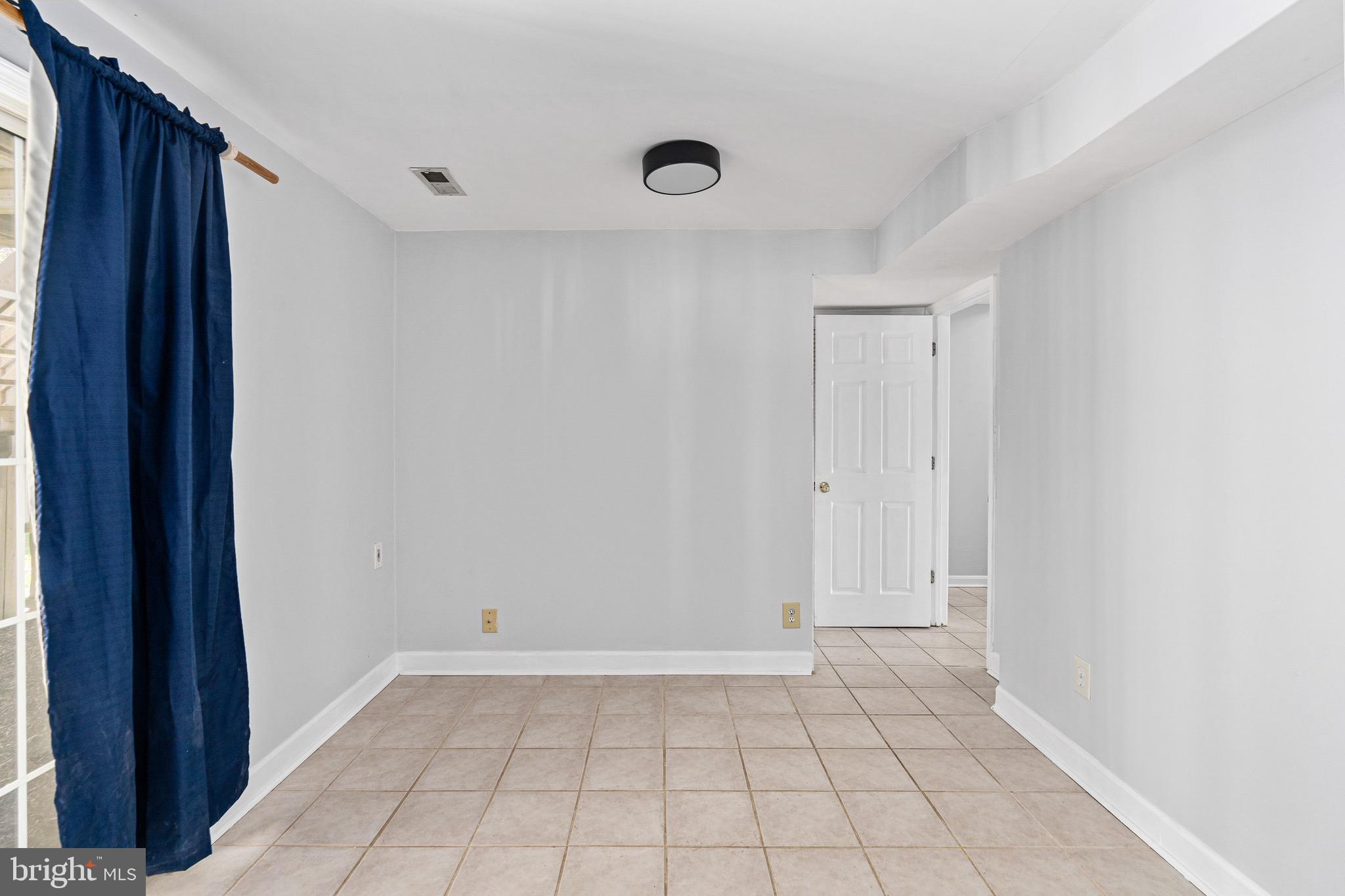 KINGS CREST AT SALEM STATION - Residential