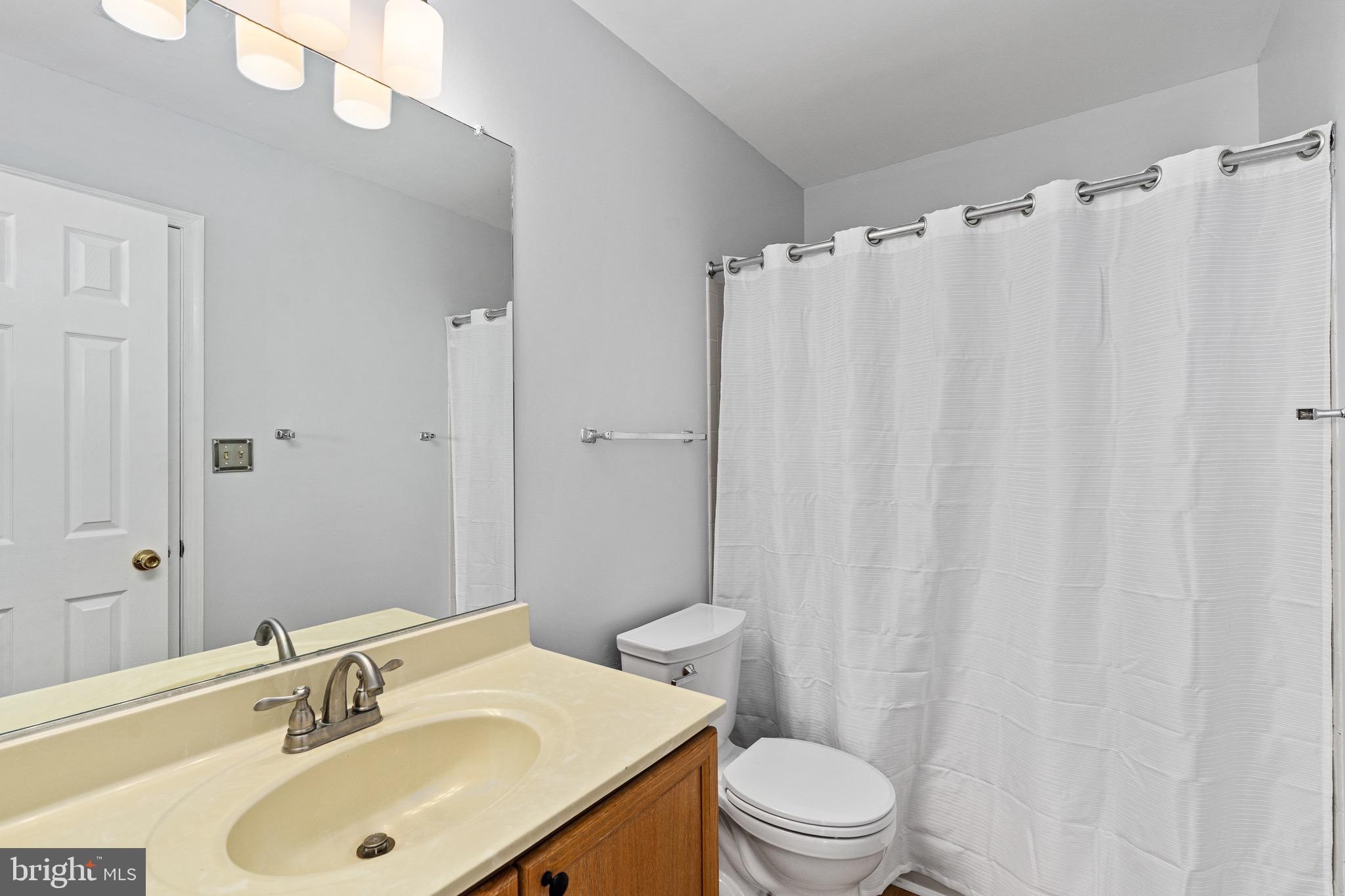 KINGS CREST AT SALEM STATION - Residential