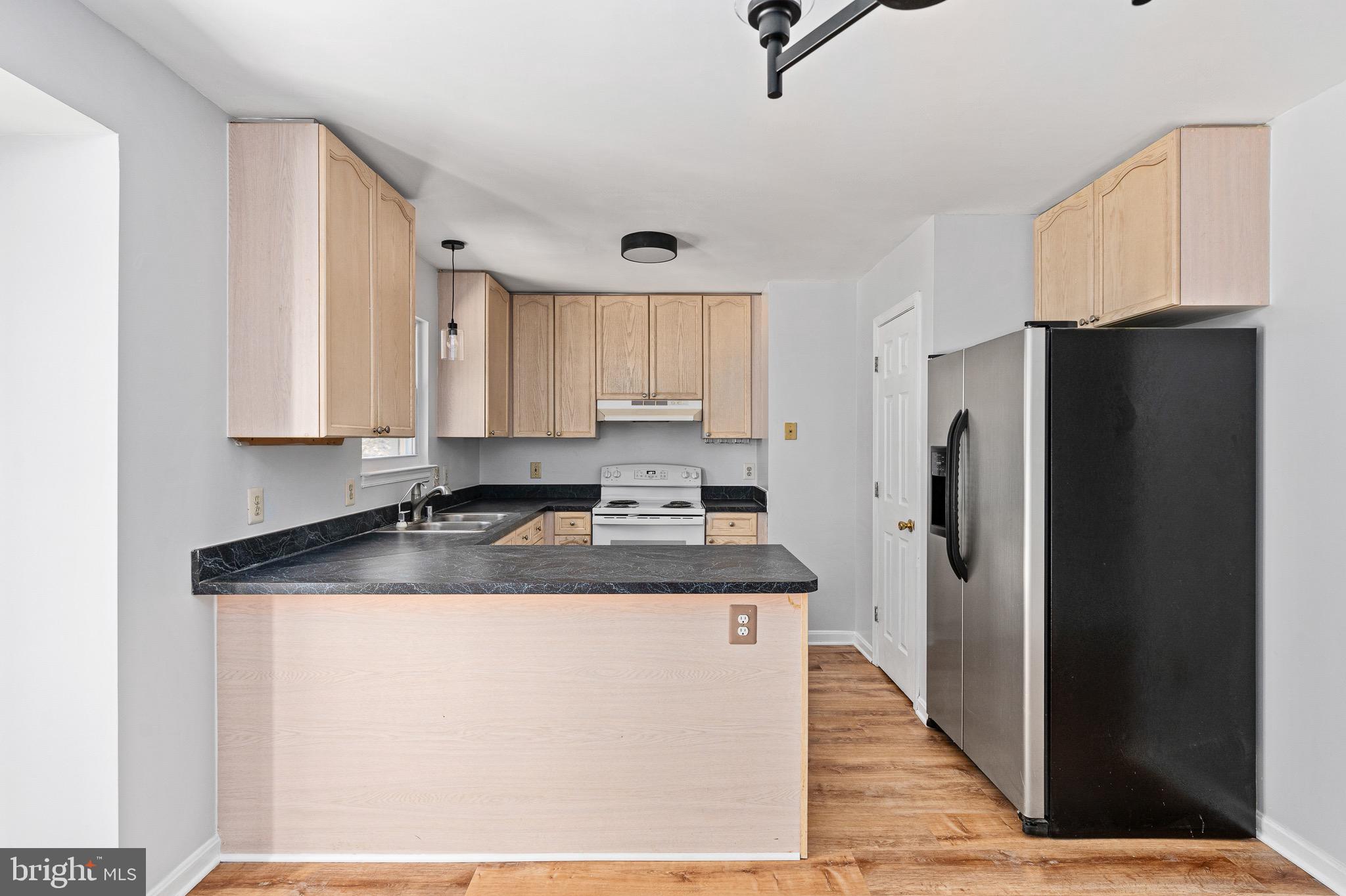 KINGS CREST AT SALEM STATION - Residential