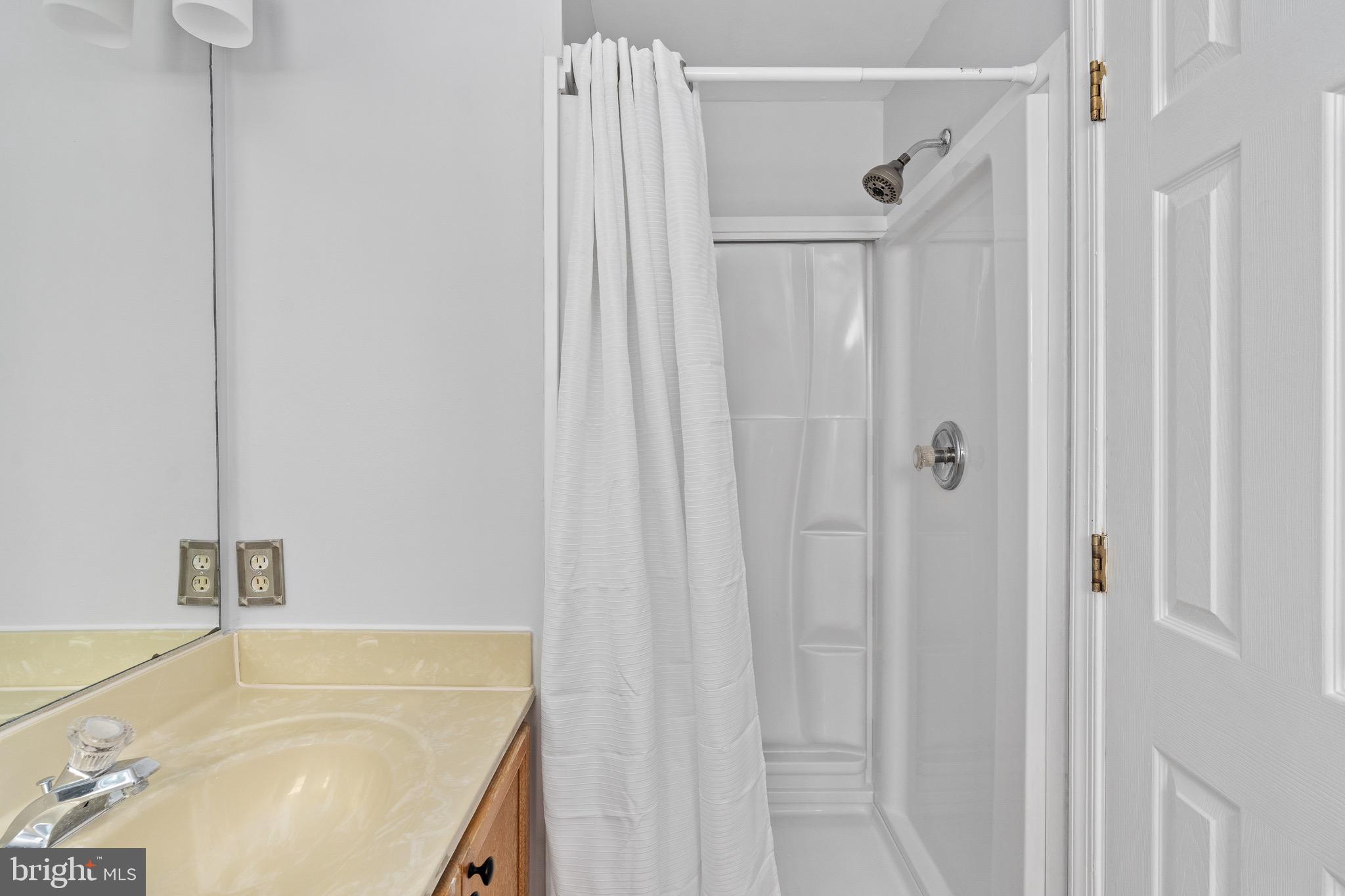 KINGS CREST AT SALEM STATION - Residential