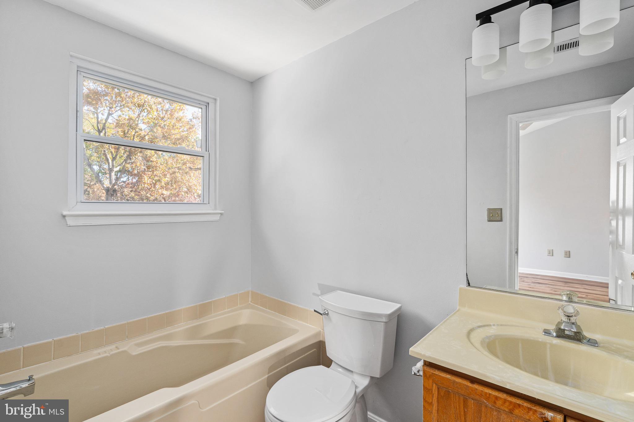 KINGS CREST AT SALEM STATION - Residential