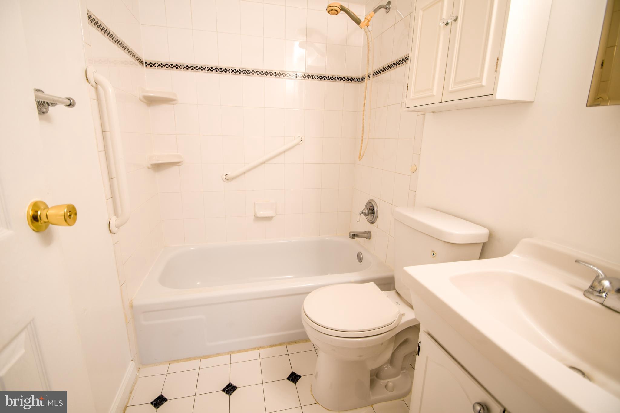 HAVERFORD HILL - Residential