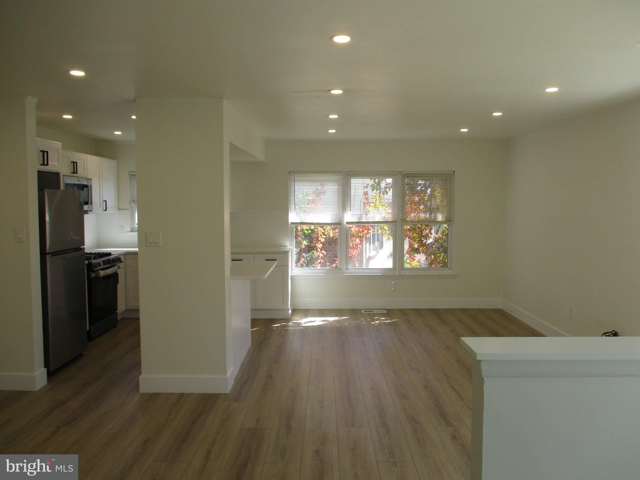 9381 NEIL ROAD B
