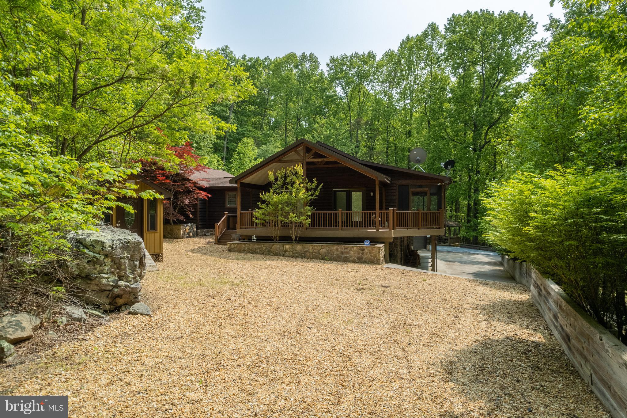 ROUSE MOUNTAIN - Residential