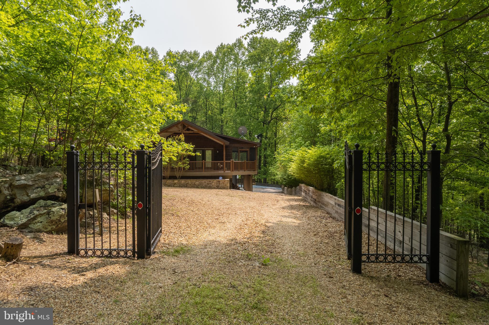 ROUSE MOUNTAIN - Residential