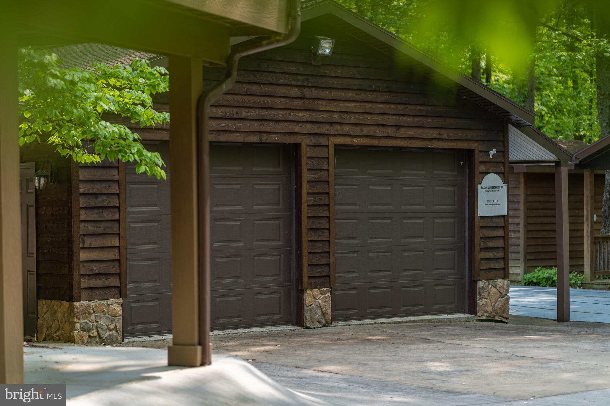 ROUSE MOUNTAIN - Residential