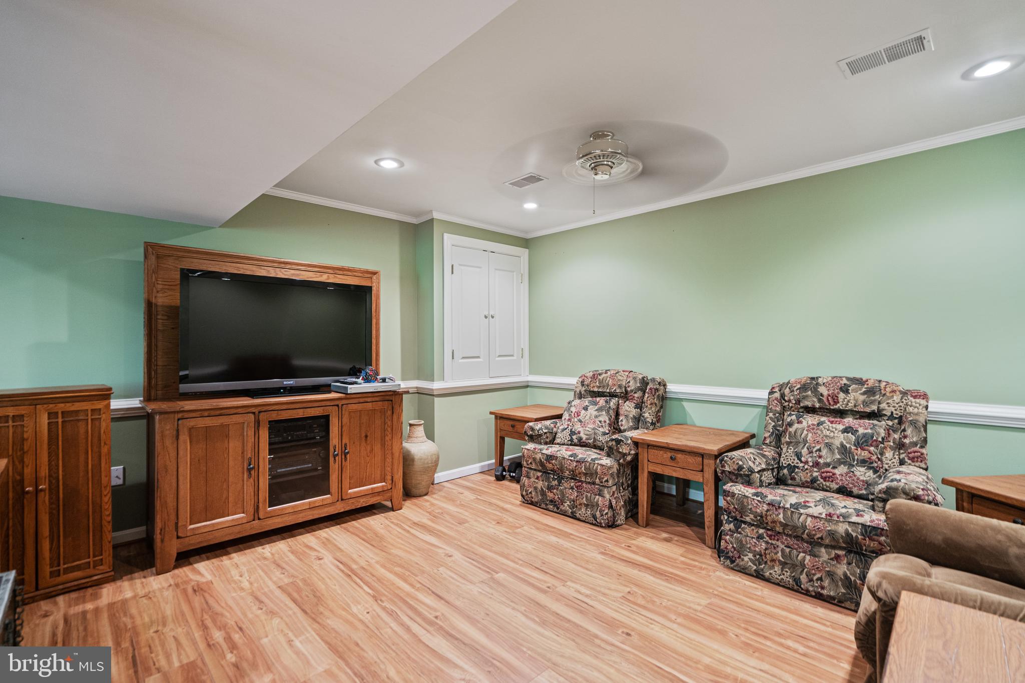 ROUSE MOUNTAIN - Residential