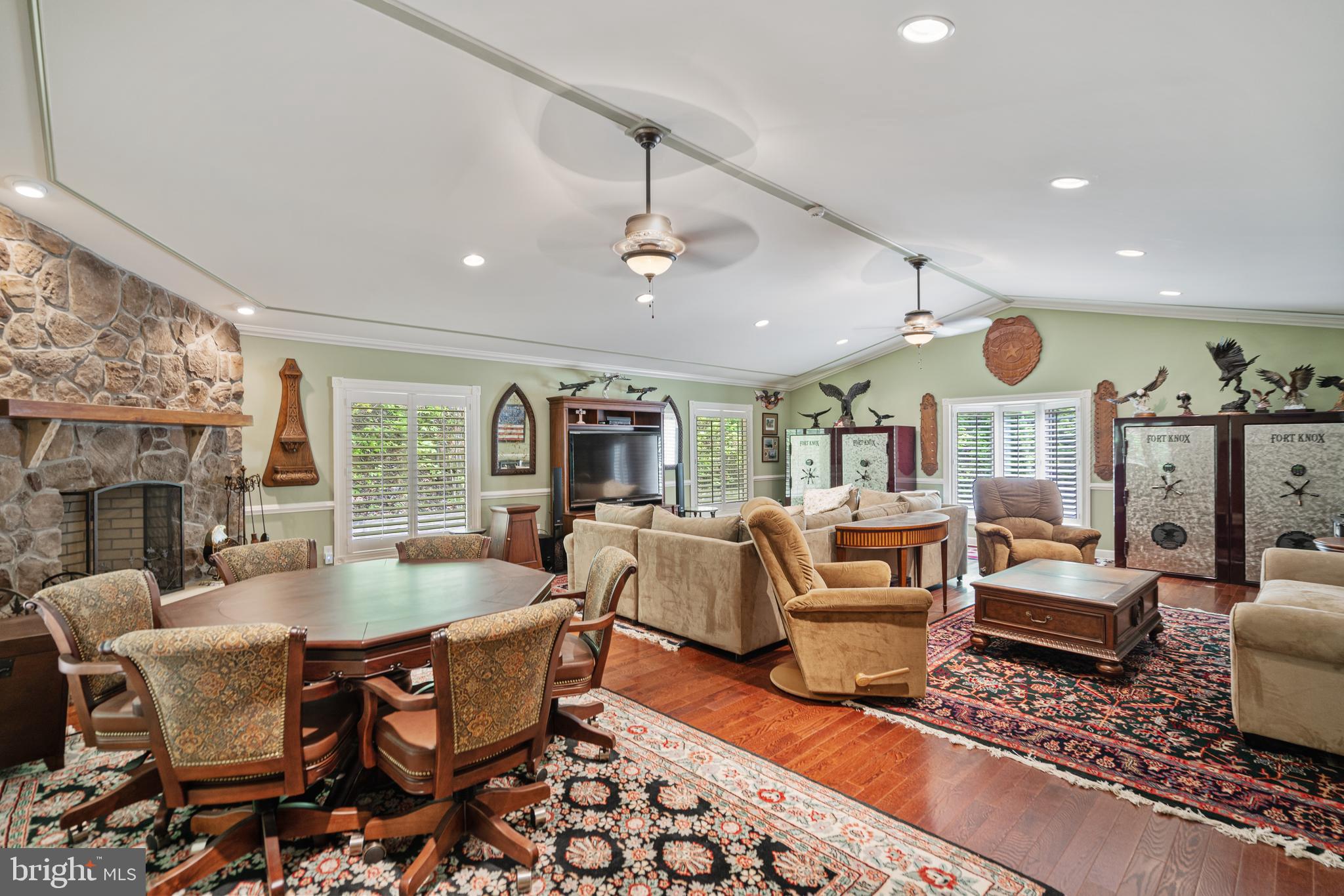 ROUSE MOUNTAIN - Residential