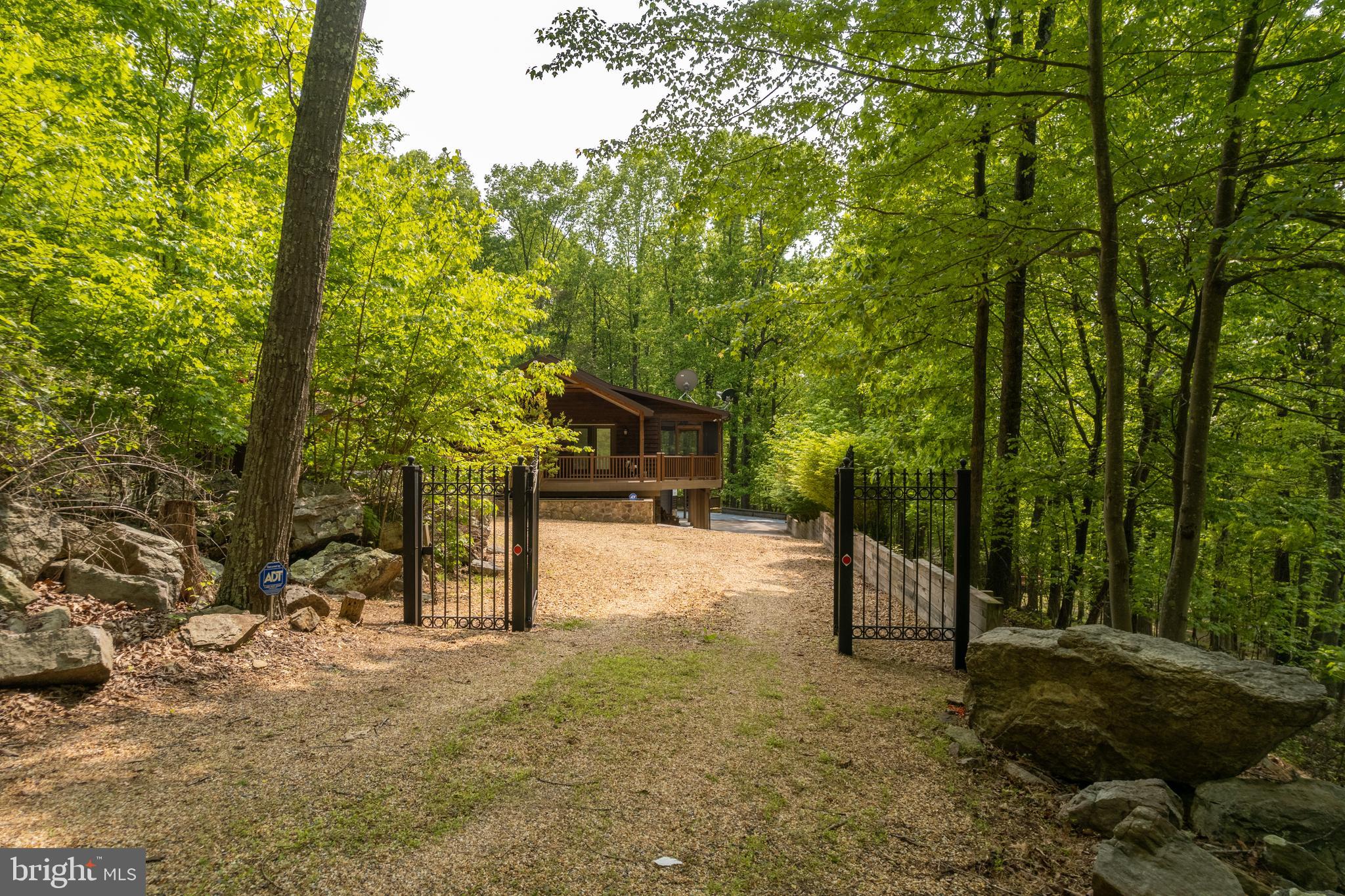 ROUSE MOUNTAIN - Residential