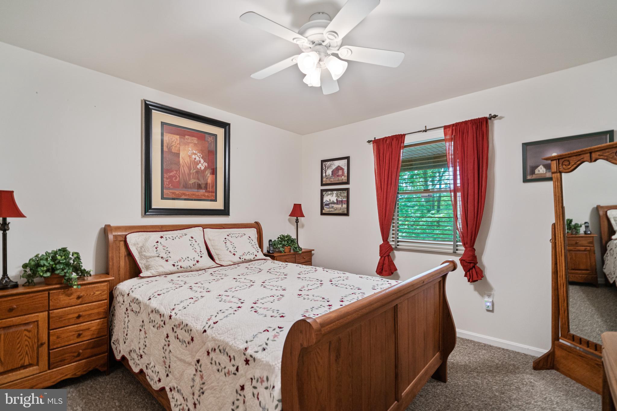 ROUSE MOUNTAIN - Residential