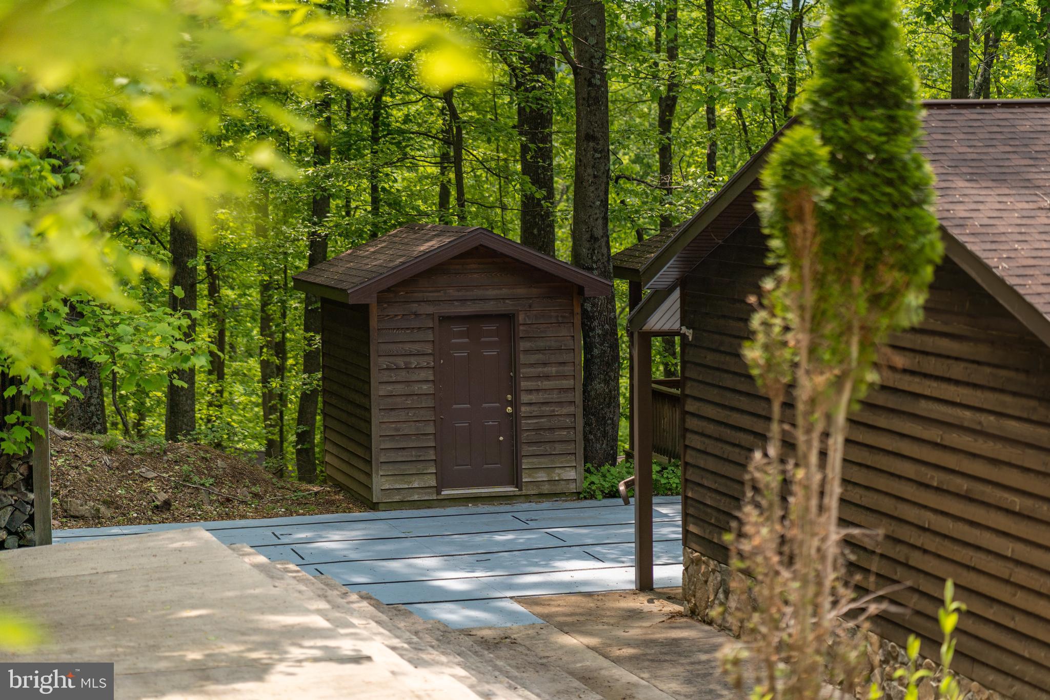 ROUSE MOUNTAIN - Residential