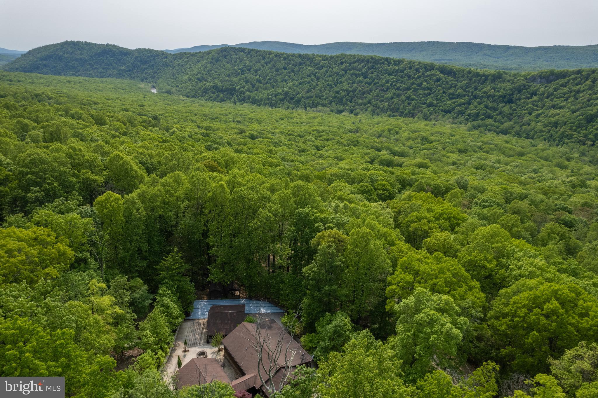 ROUSE MOUNTAIN - Residential