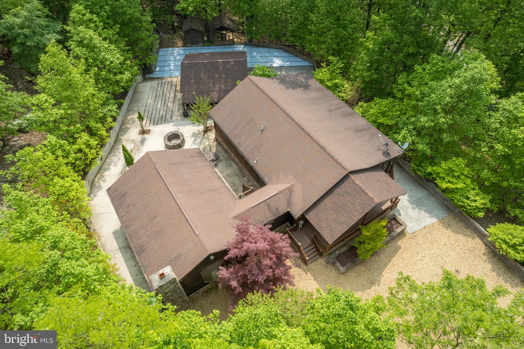 ROUSE MOUNTAIN - Residential