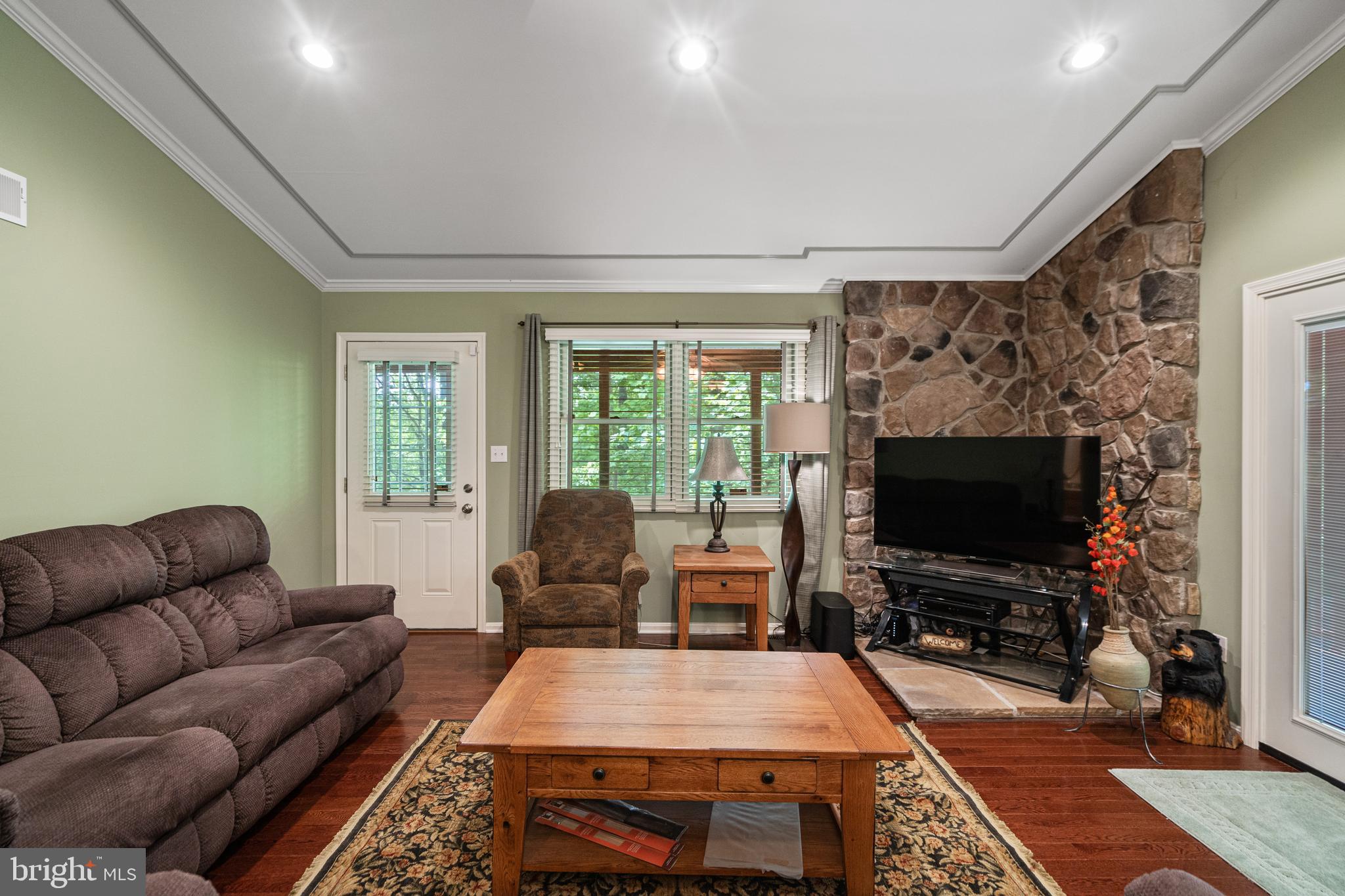 ROUSE MOUNTAIN - Residential