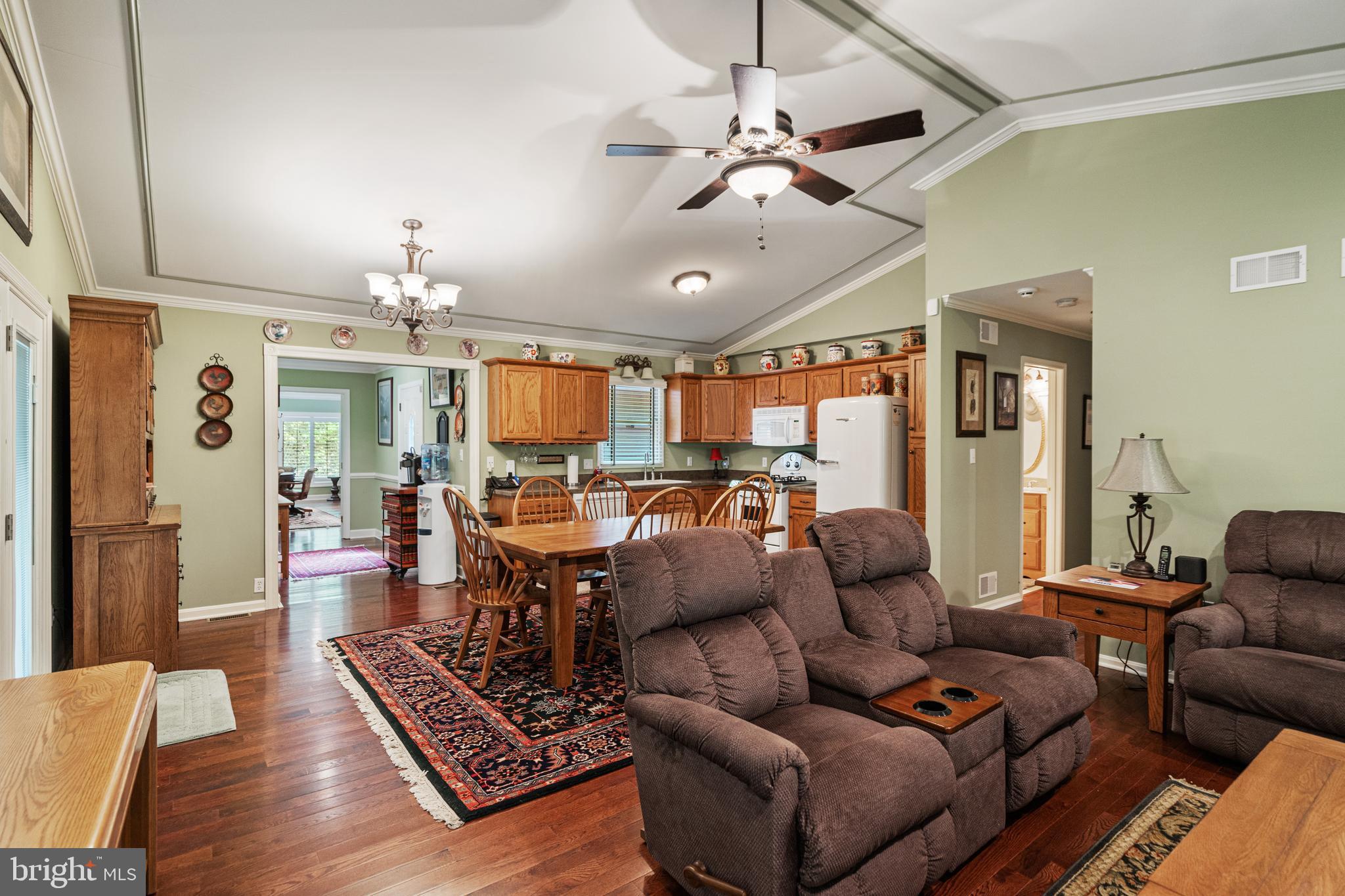 ROUSE MOUNTAIN - Residential