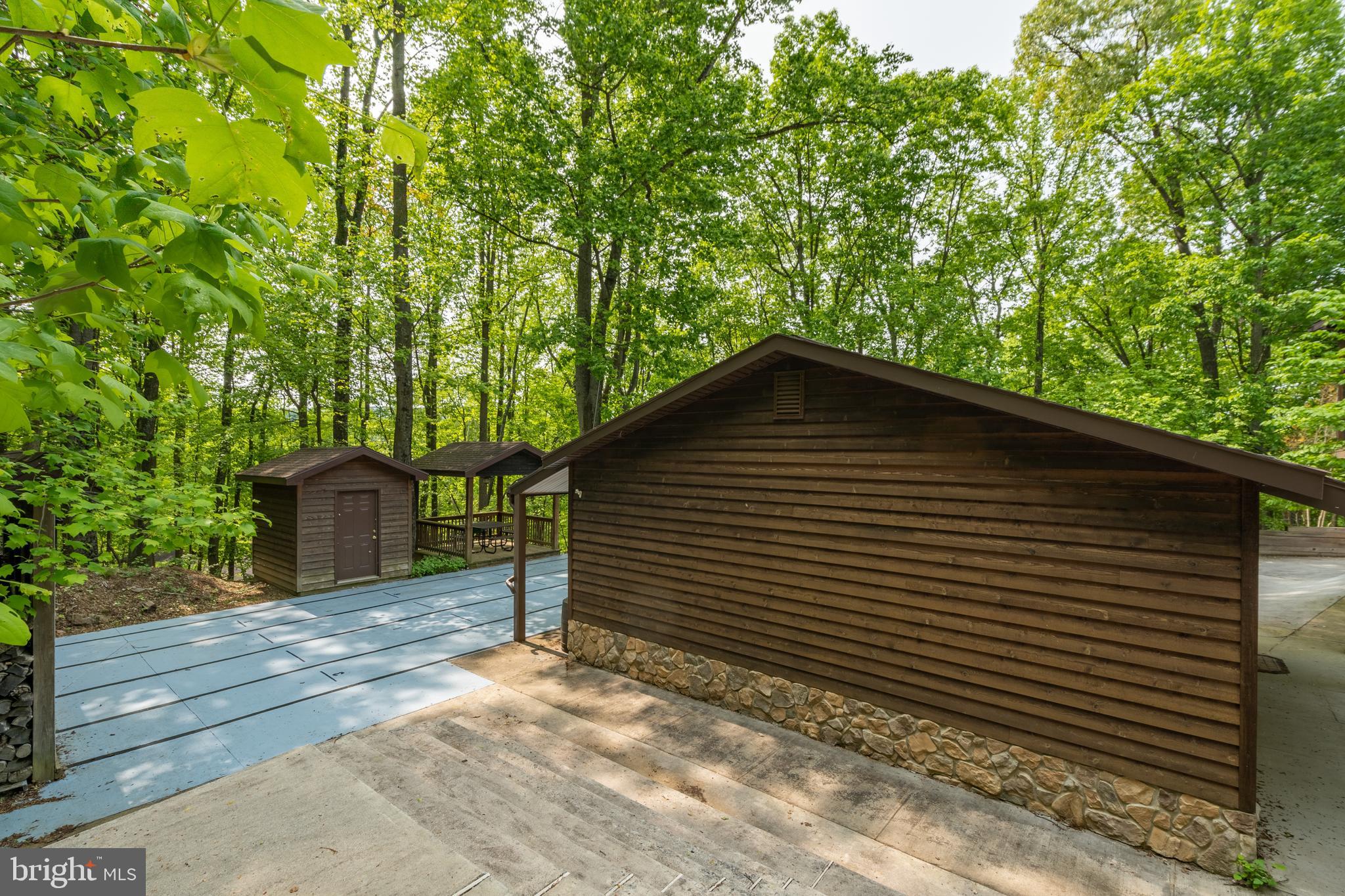 ROUSE MOUNTAIN - Residential