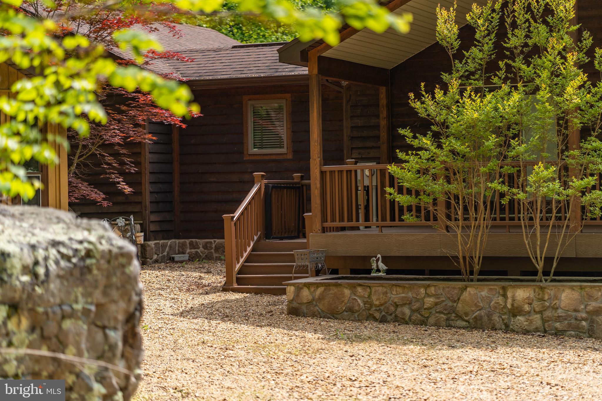 ROUSE MOUNTAIN - Residential