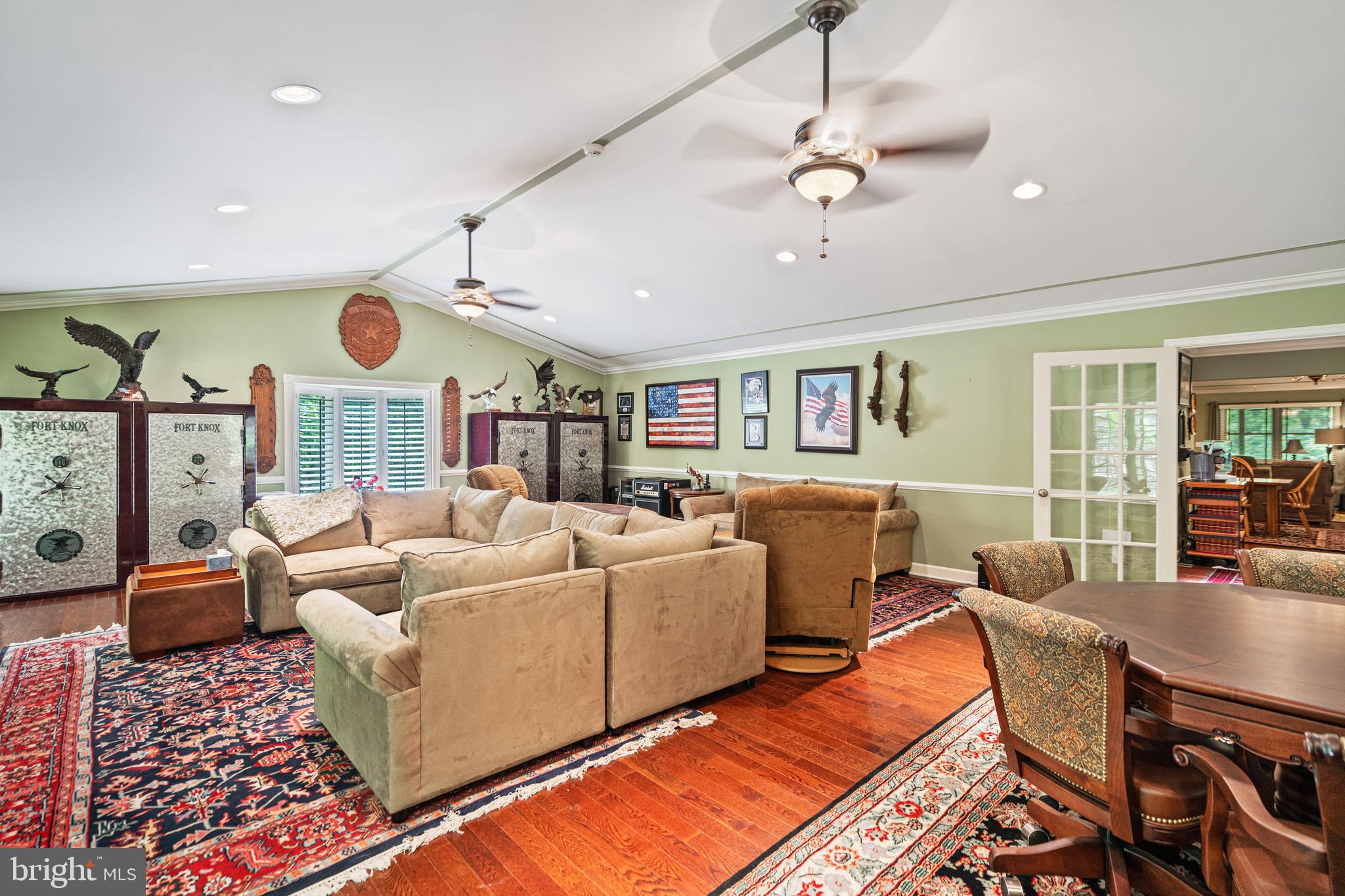 ROUSE MOUNTAIN - Residential