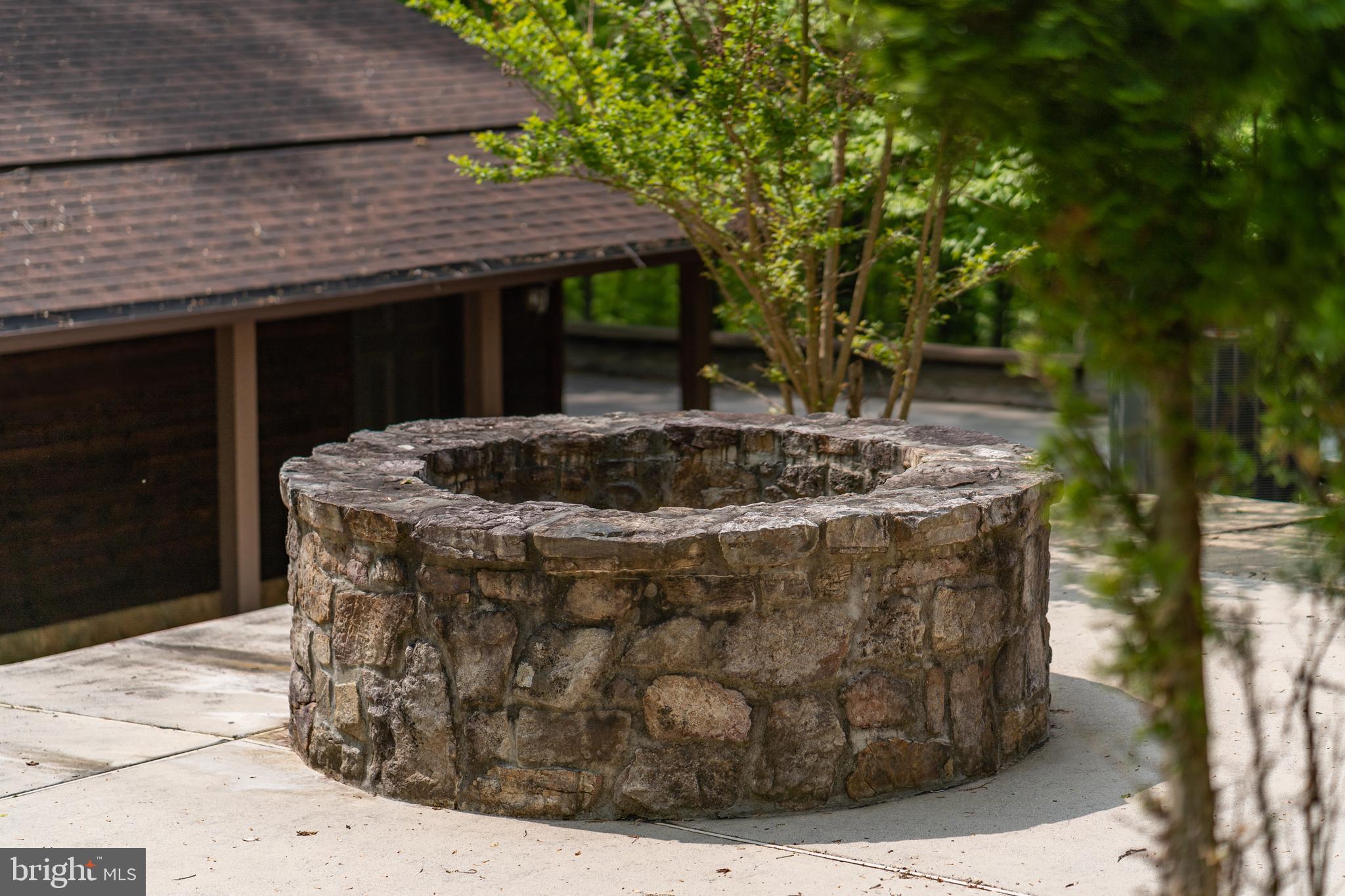 ROUSE MOUNTAIN - Residential