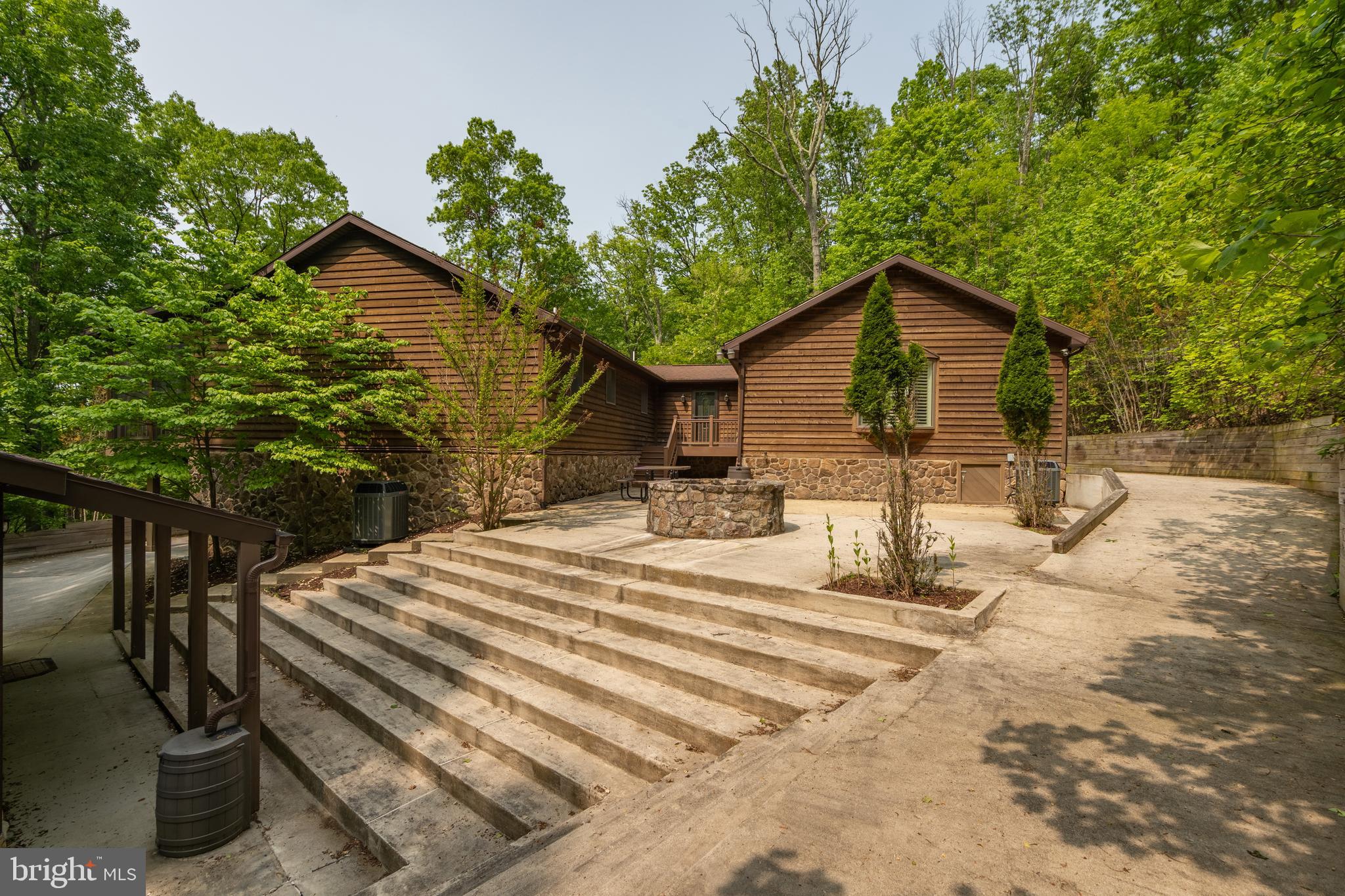 ROUSE MOUNTAIN - Residential