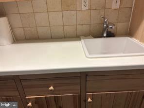 HALLOWELL - Residential Lease