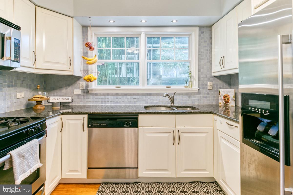 LAKE WALKER - Residential