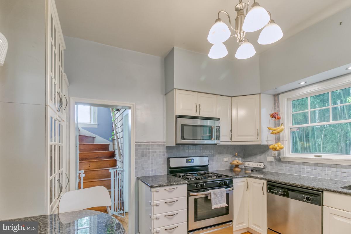 LAKE WALKER - Residential