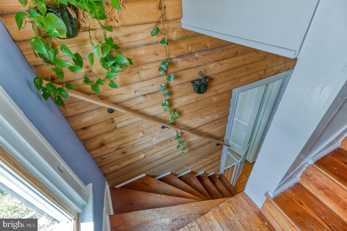 LAKE WALKER - Residential