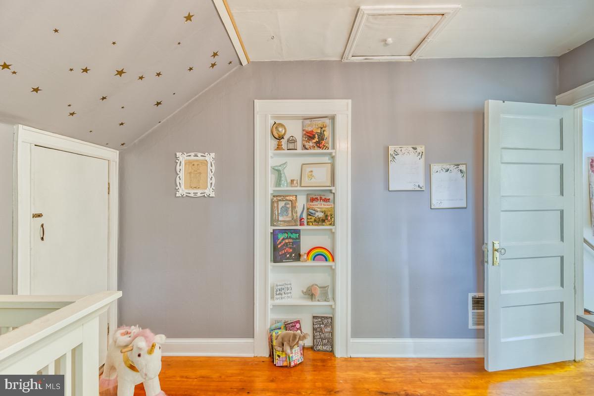 LAKE WALKER - Residential