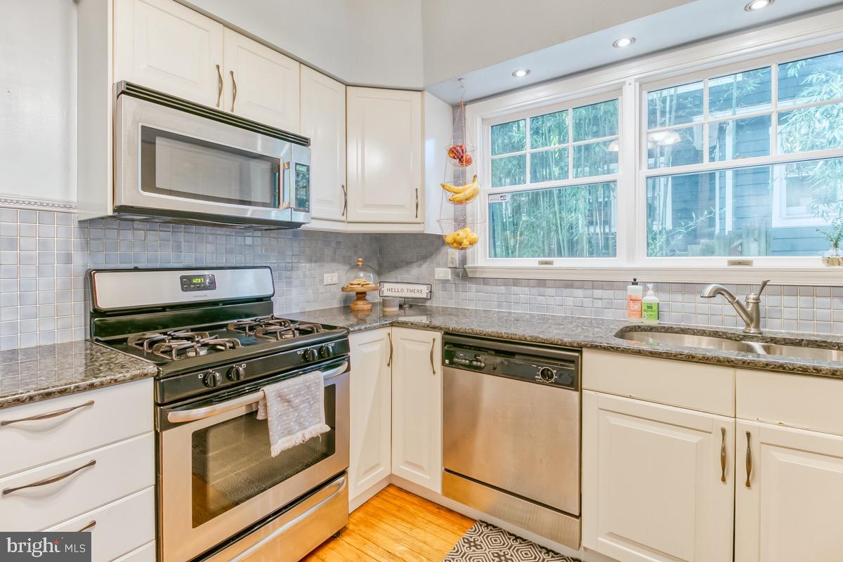 LAKE WALKER - Residential