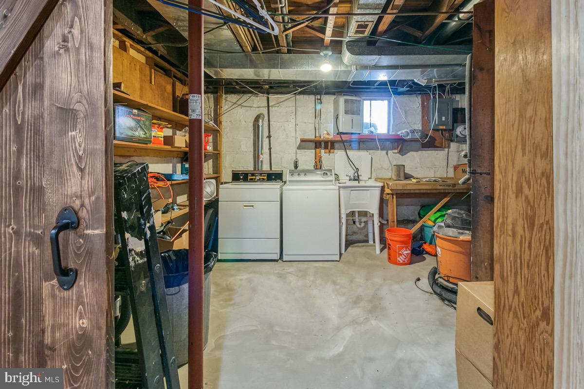 LAKE WALKER - Residential