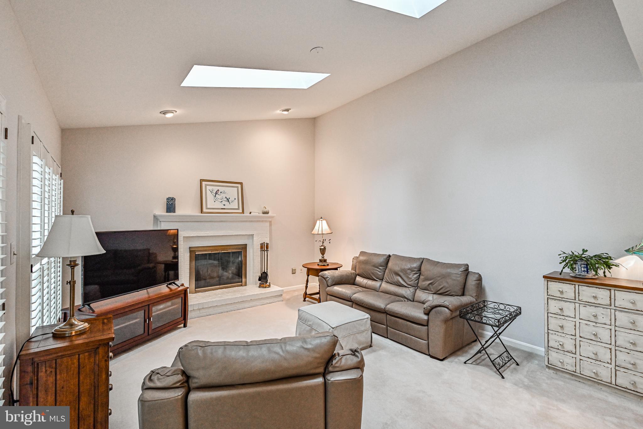 CROSSPOINTE - Residential